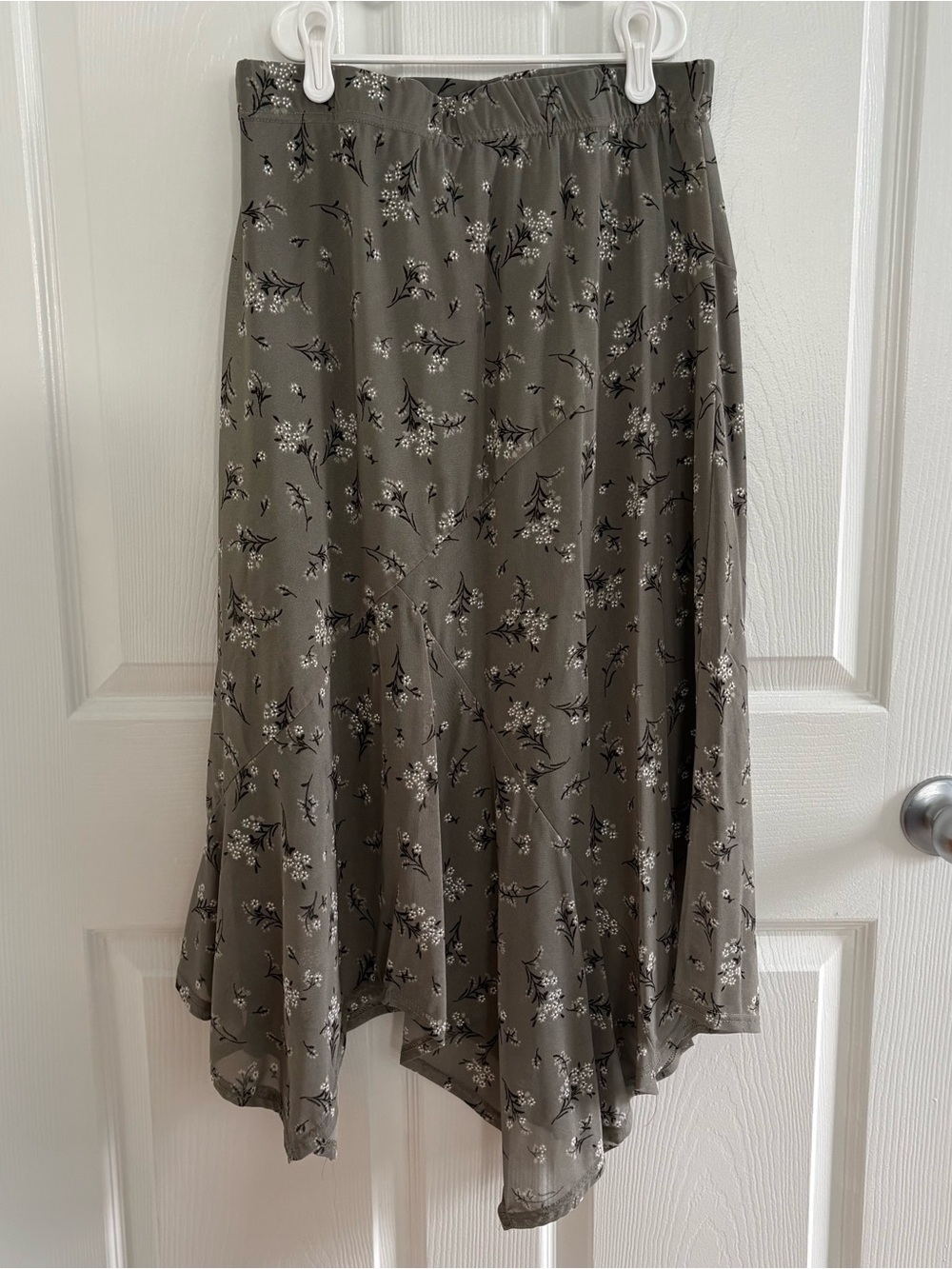 Olive Green Boho Floral Midi Skirt - Picture 2 of 4